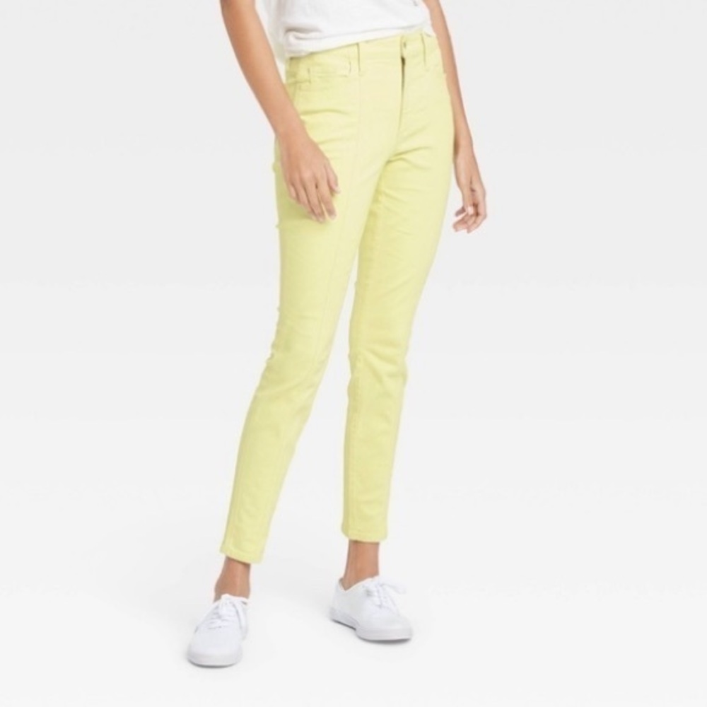 Universal Thread High Rise Skinny Jean | 18